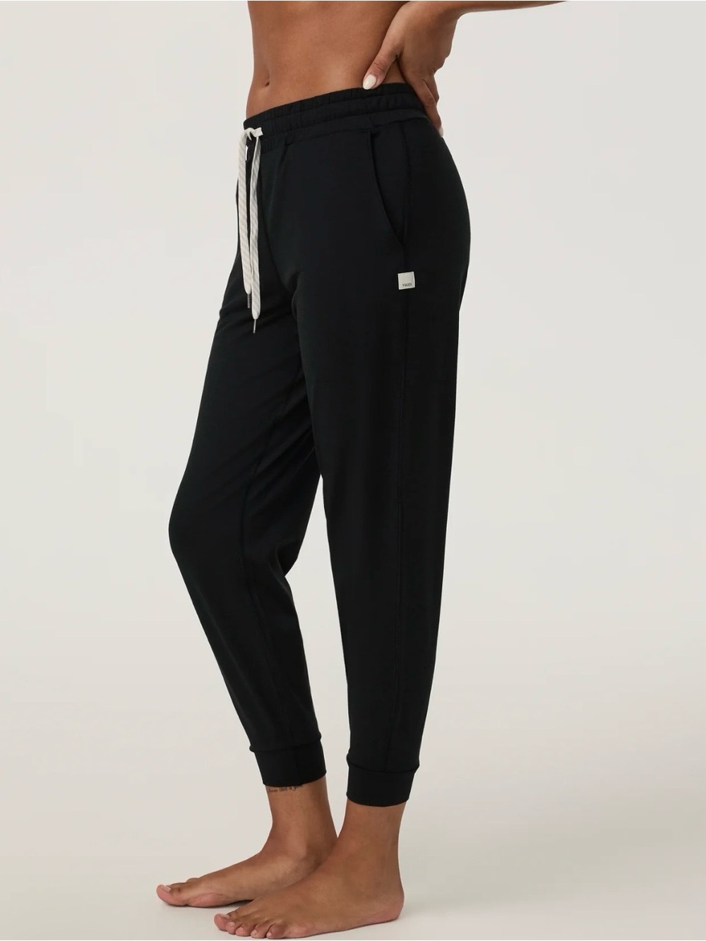 Vuori Black Heather Performance Jogger Pants
Drawstring Waist
Pockets S